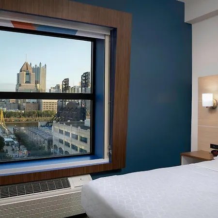 Holiday Inn Express & Suites Pittsburgh North Shore By Ihg Exterior photo
